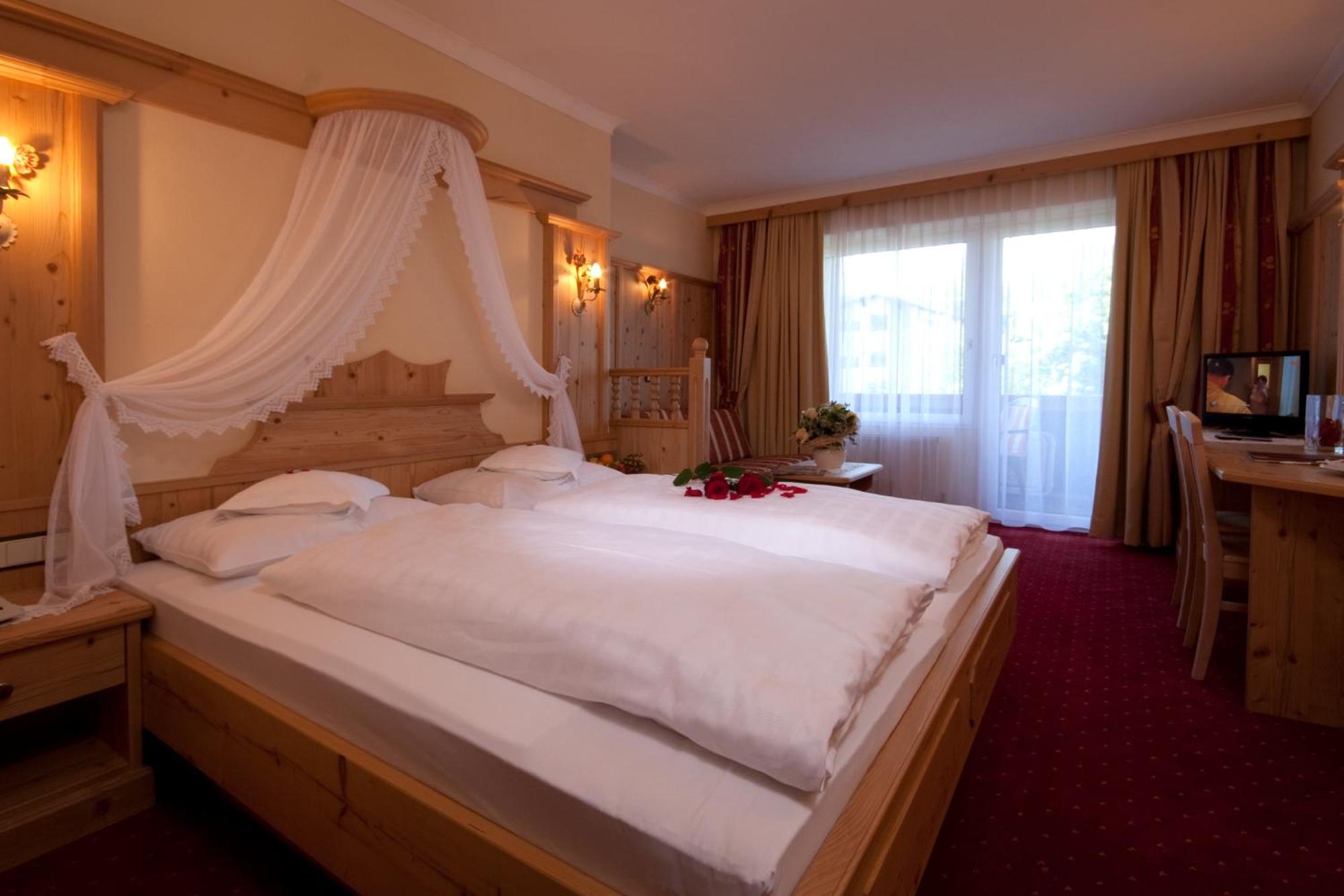 Hotel Seefelderhof ゼーフェルト・イン・チロル エクステリア 写真