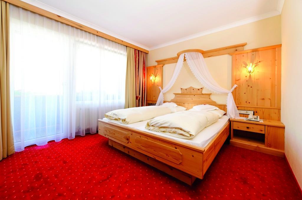 Hotel Seefelderhof ゼーフェルト・イン・チロル エクステリア 写真